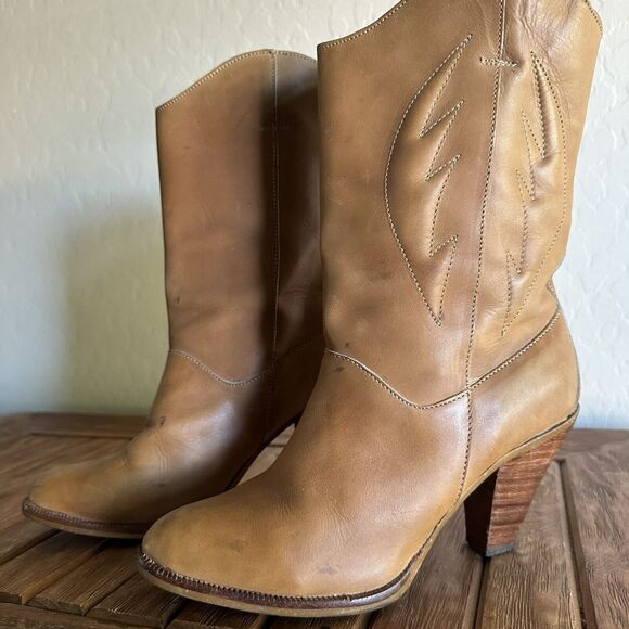 Vintage TOWN & COUNTRY Brown Leather Western style Boots Size 6b - Picture 4 of 9